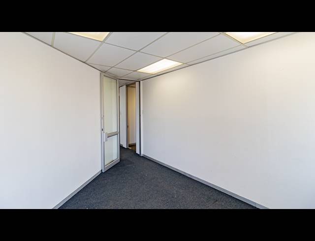393M² OFFICE TO LET IN FERNDALE